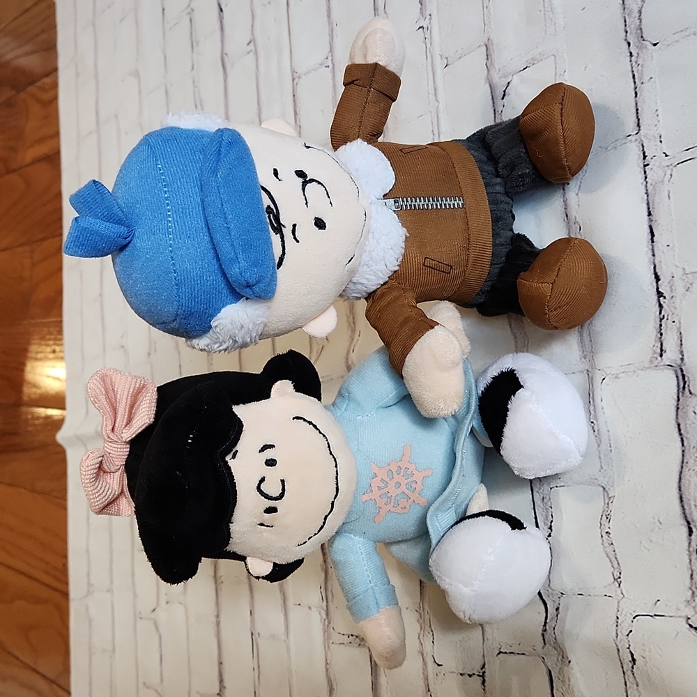 Musical Charlie Brown and Lucy, Mechanical Plays Holiday Music, Christmas